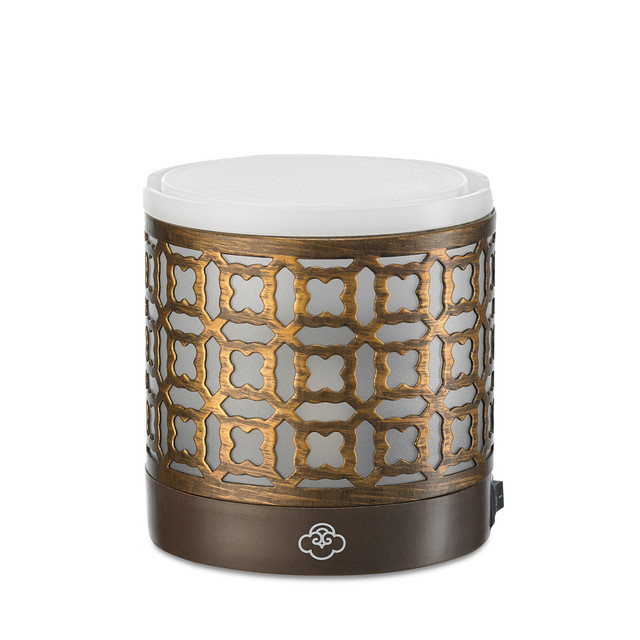 serene house Four Leaf Brown Metal No-Spill Wax Melt Wall-Plug