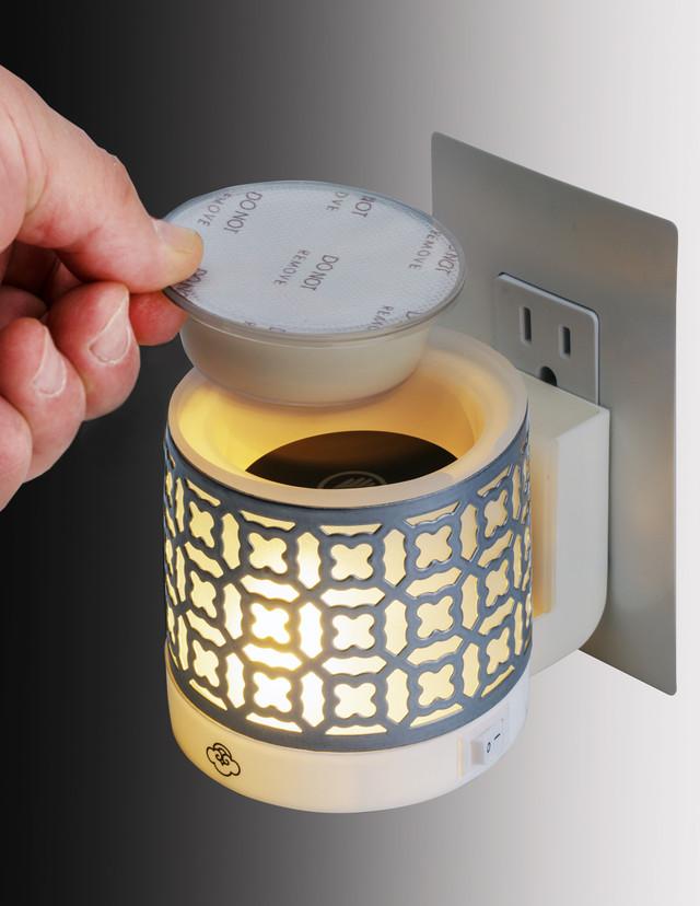 Serene House Geo Silver Metal No-Spill Wax Melt Wall-Plug