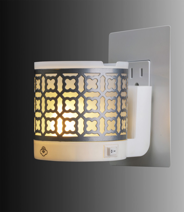 Serene House Geo Silver Metal No-Spill Wax Melt Wall-Plug