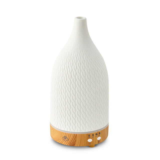 serene house Crochet White 90 Ceramic Diffuser