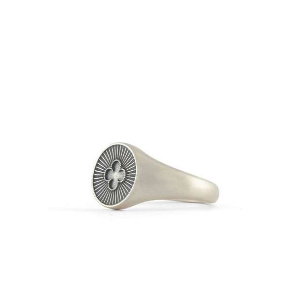 Serge Denimes Silver Clover Ring
