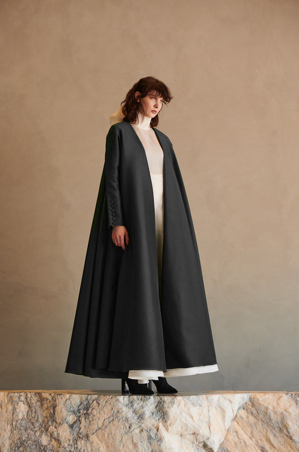 serrb Aw20 L19 - BLACK Abaya