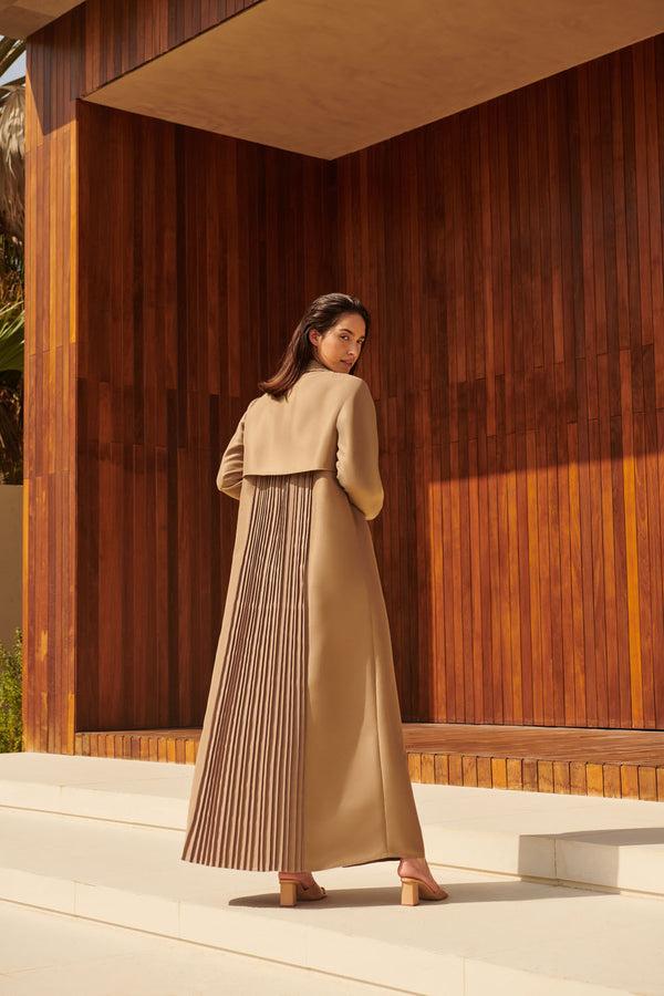 serrb Aw22 L07 Abaya