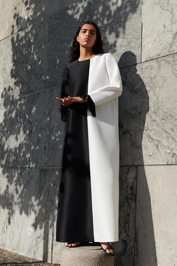 serrb Ss21 L16 - Black / White Abaya