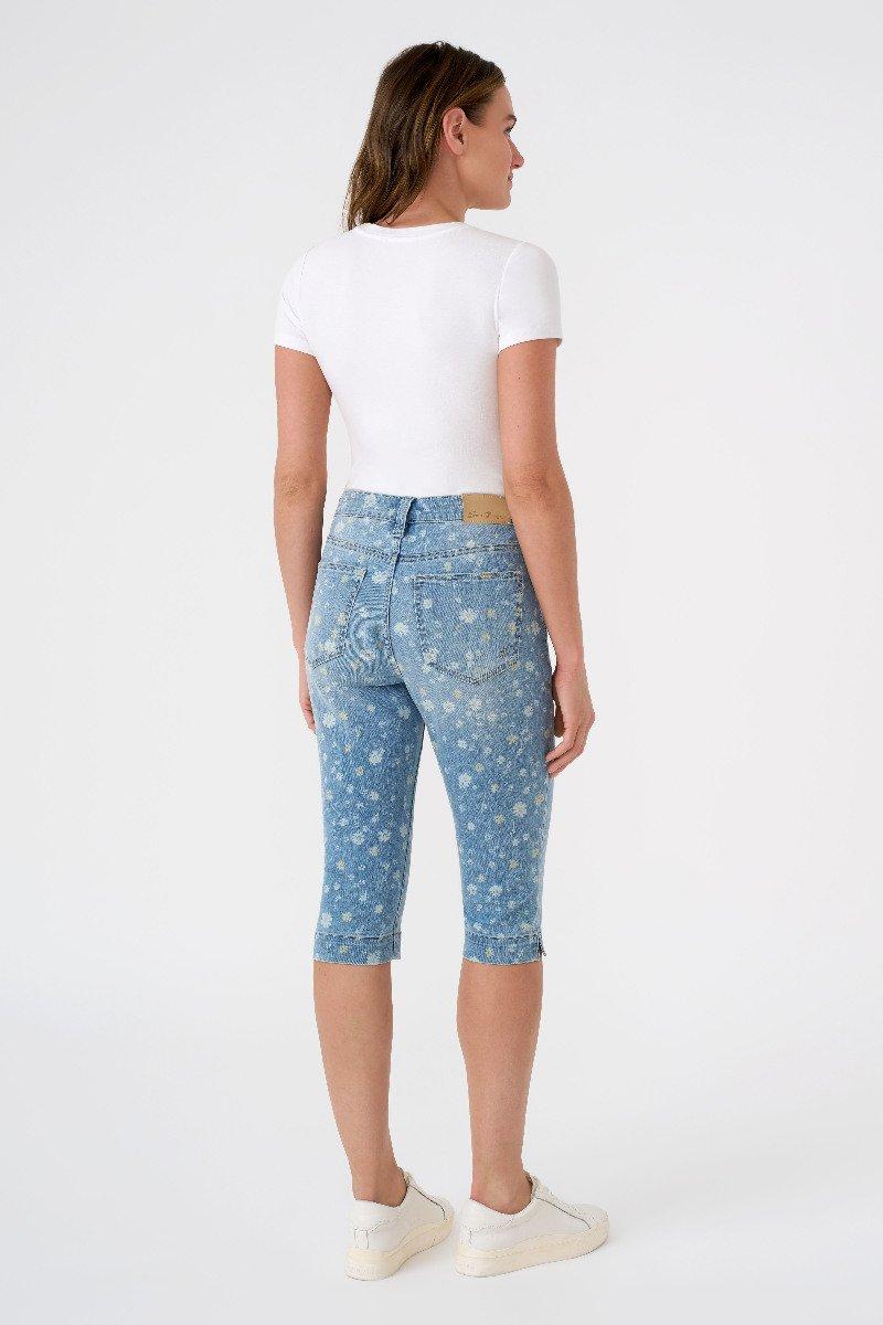 Seven 7 Audrey Pintuck Skimmer Jean Printed Daisy
