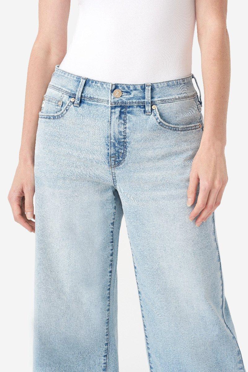 Seven 7 Loose Fit Sneaker Jean Free Spirit