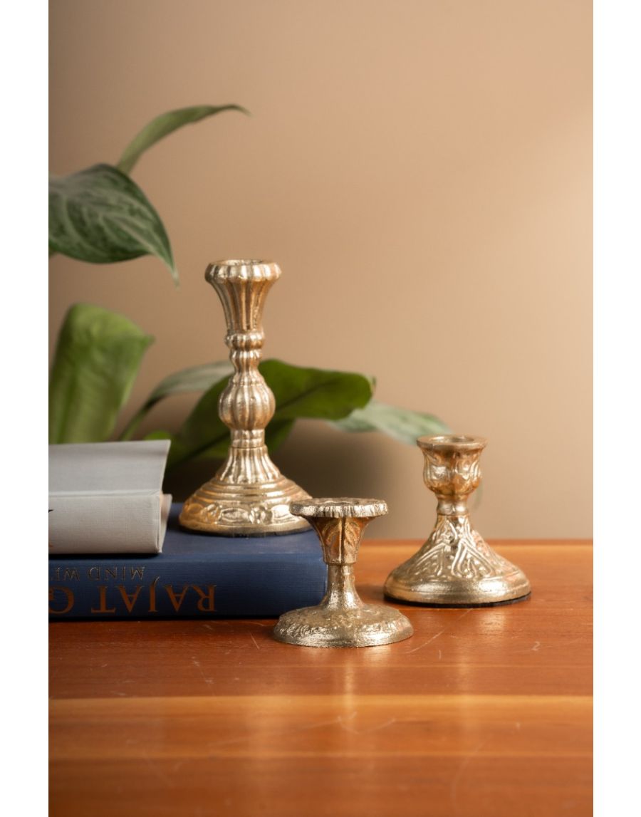 sg home Colonial Candle Holders (Set of 03)