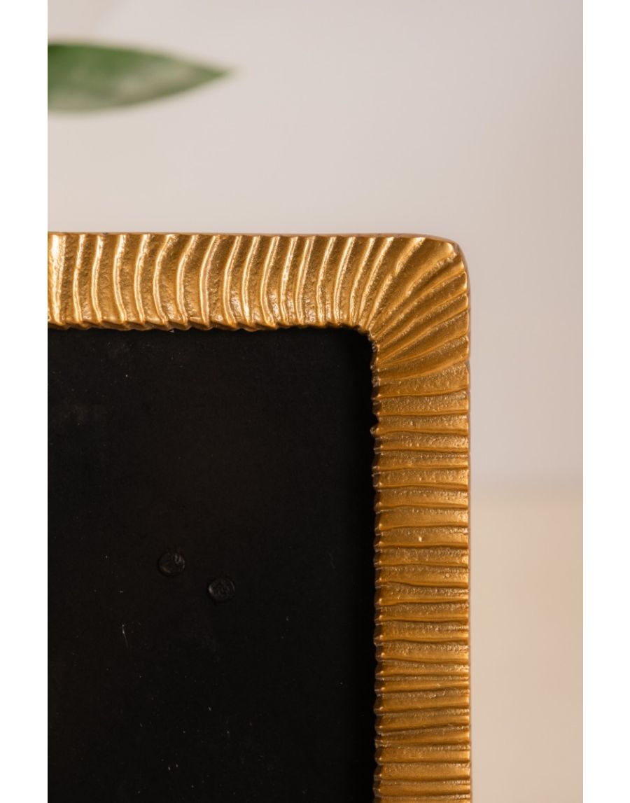 Sg Home Fluted Blush Gold Frame (Small)