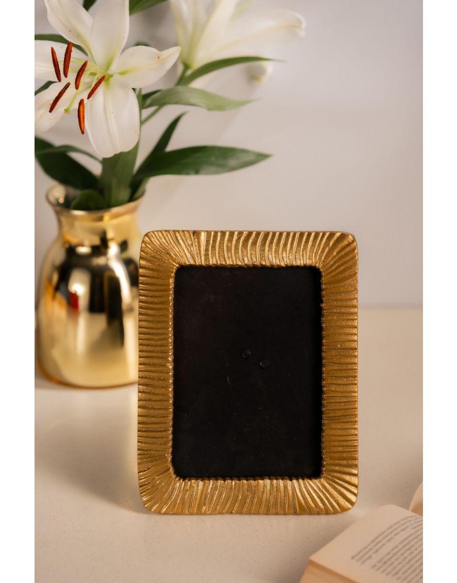 sg home Fluted Blush Gold Frame (Small)