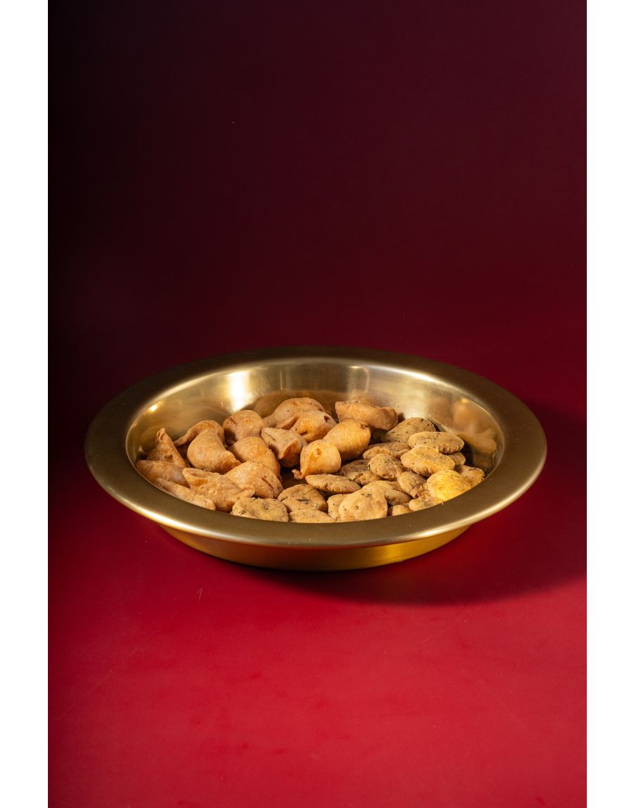 Sg Home Glow Golden Hammered Thaal Tray - 14"