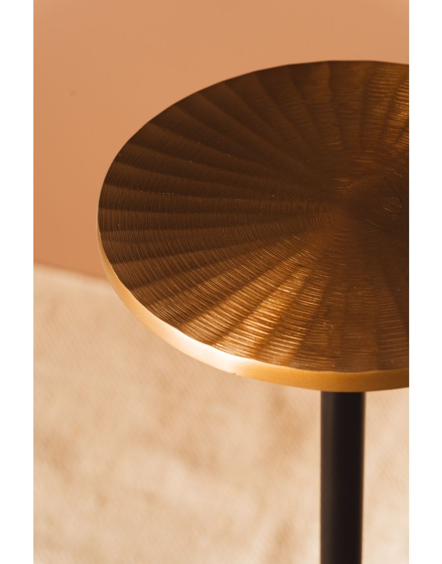 Sg Home Pine Cone Chic Side Table