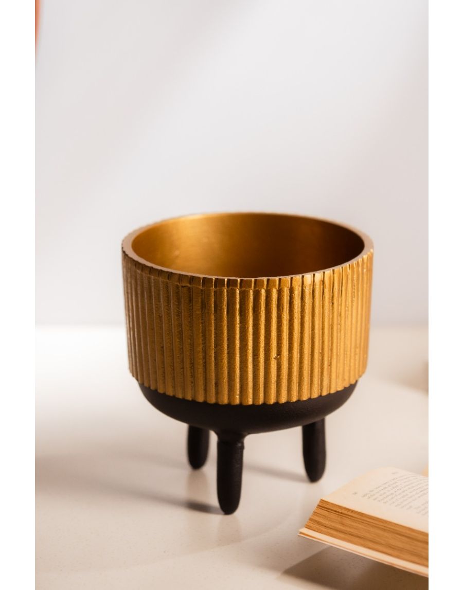 Sg Home Ribbed Robo Planter