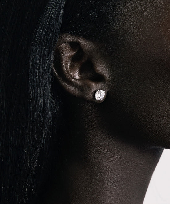 Shashi Caroline Stud