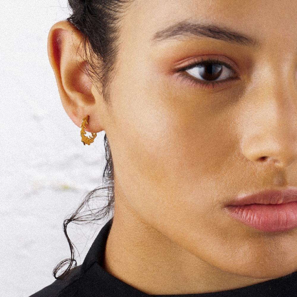 Shaun Leane Iconic Silhouettes Serpent's Trace Mini Hoop Earrings - Yellow Gold Vermeil