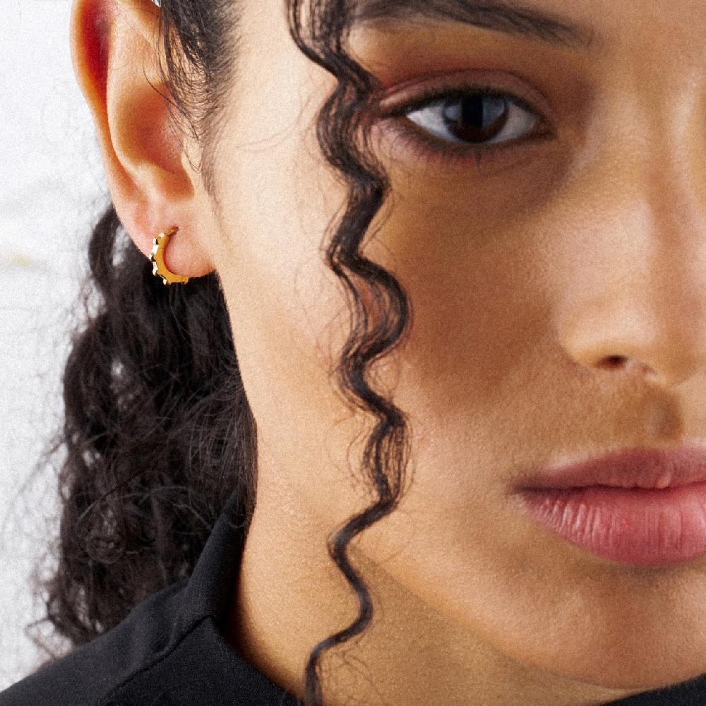 Shaun Leane Iconic Silhouettes Spur Mini Hoop Earrings - Yellow Gold Vermeil