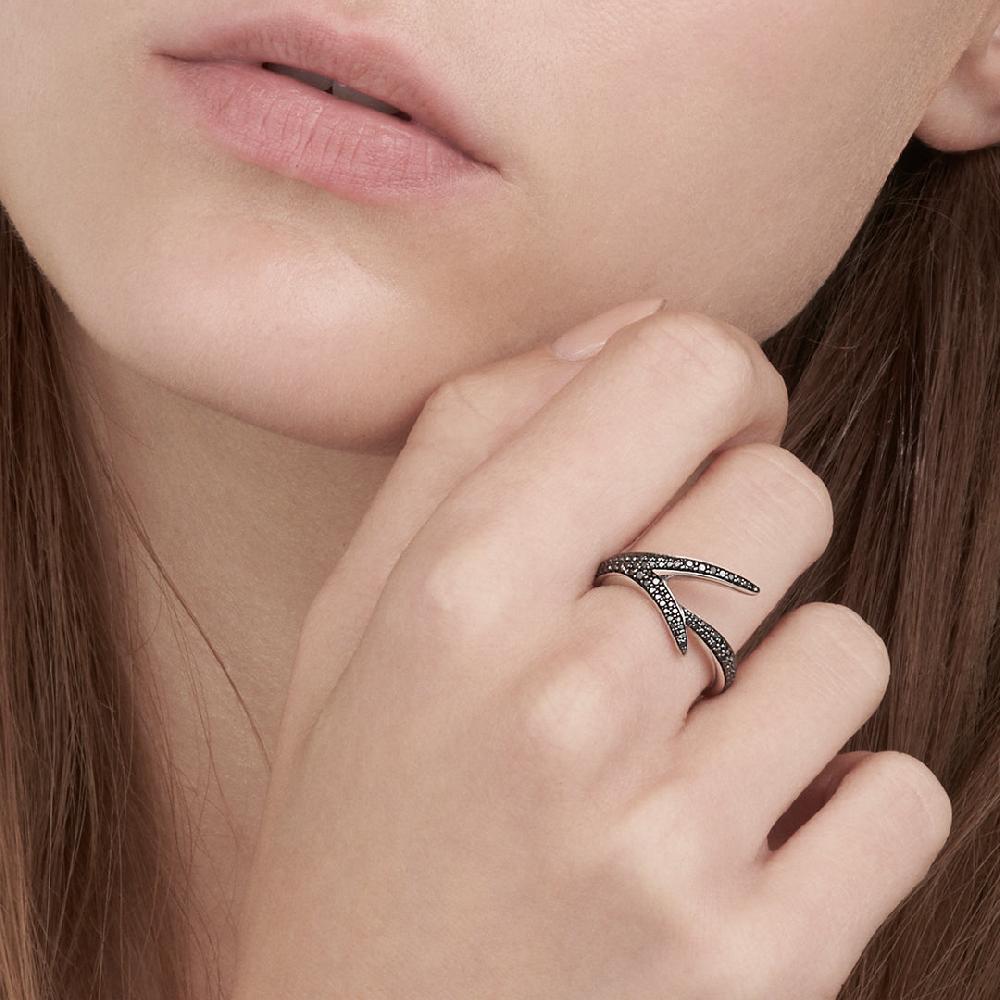 Shaun Leane Interlocking Embrace Ring - 18ct White Gold & Black Diamond