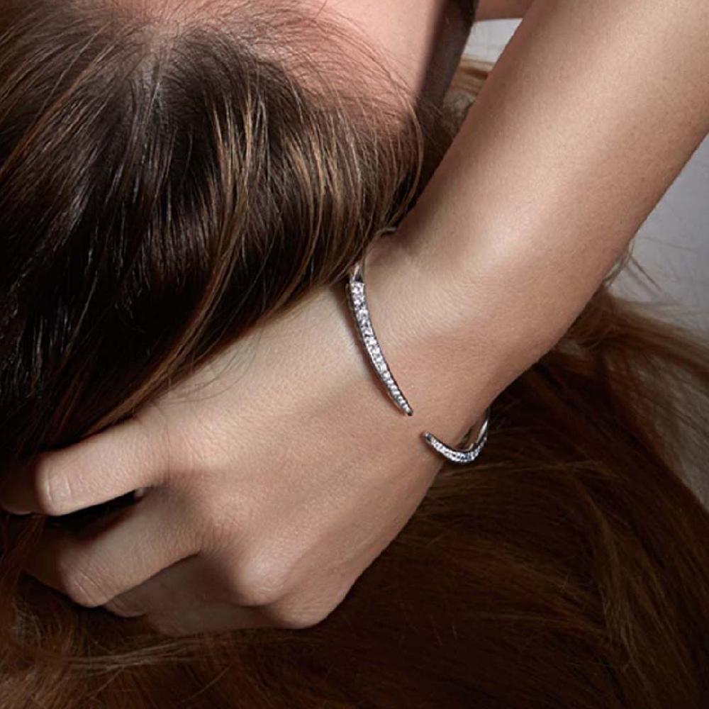 Shaun Leane Sabre Fine Slim Bangle - 18ct White Gold & Diamond