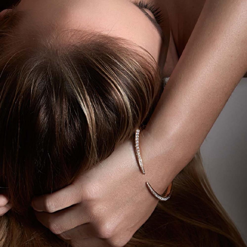 Shaun Leane Sabre Fine Slim Bangle - 18ct Yellow Gold & Diamond