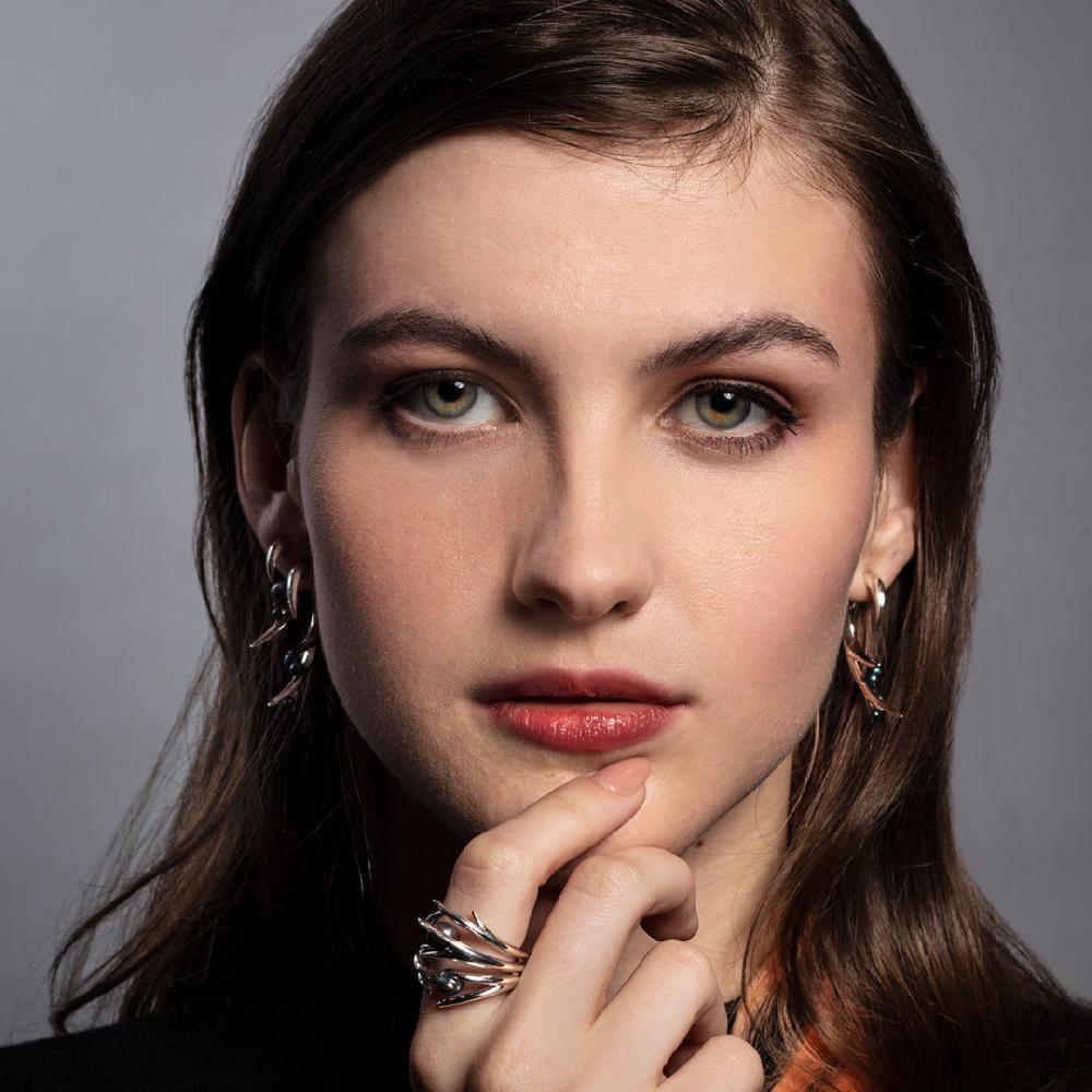 Shaun Leane Hooked Pearl Ring - Silver & Black Pearl