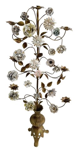 shishi Metal candleholder with flowers on golde