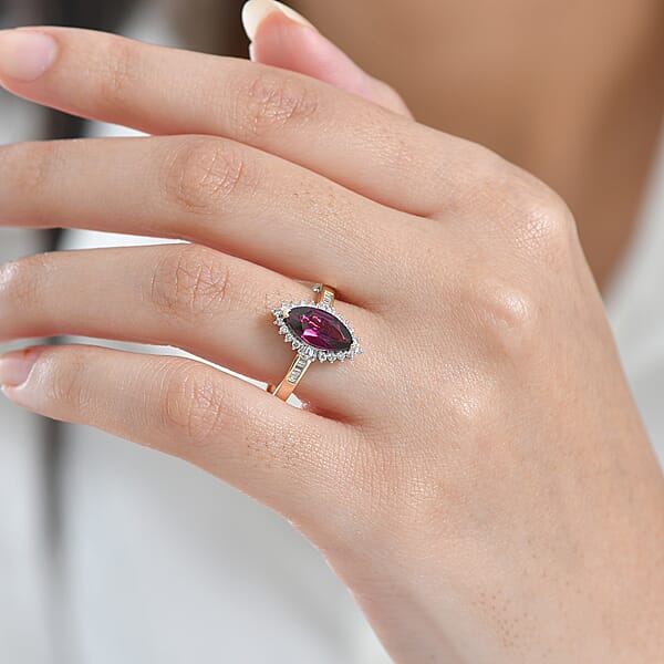 Shop Lc AAA Radiant Ember Garnet And Luxuriant Lab Grown Diamond E-F VS 2.15 Ctw Majestic Flame Ring In 10K Yellow Gold