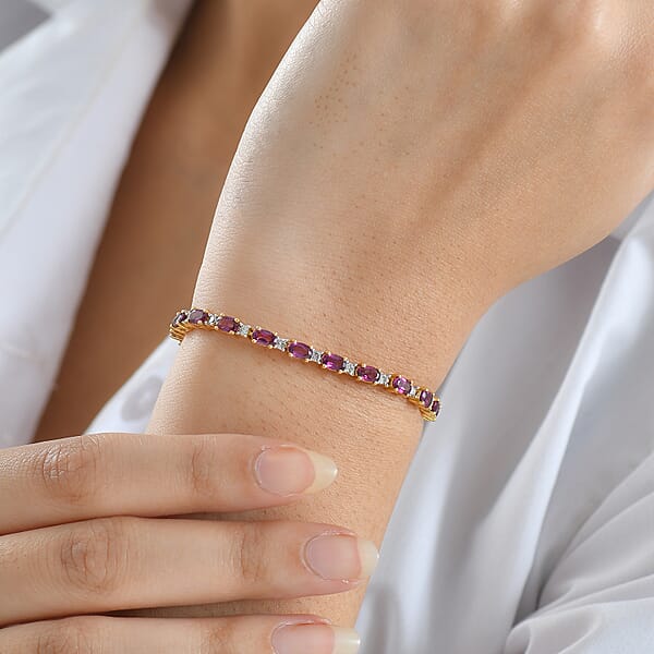 Shop Lc AAA Radiant Ember Garnet And Luxuriant Lab Grown Diamond G-H SI 7.65 Ctw Royal Flame Line Bracelet In 18K Vermeil Yellow Gold Over Sterling Silver (6.50 In)