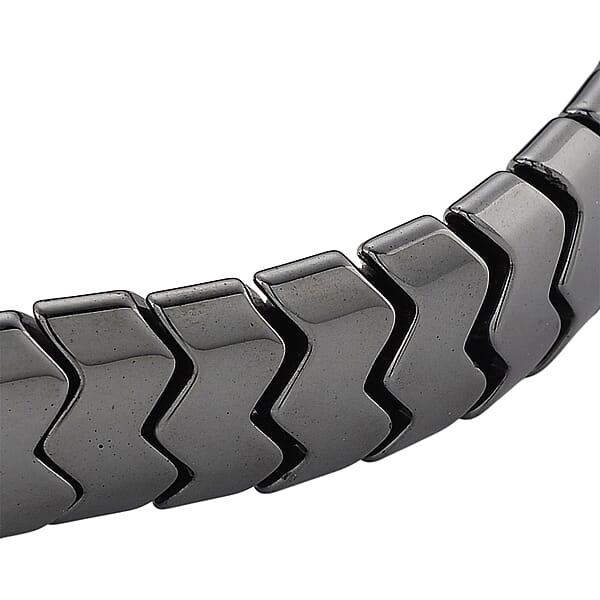Shop Lc Black Hematite Chevron Block Stretch Men's Bracelet 207.50 Ctw (8-8.5 Inches)