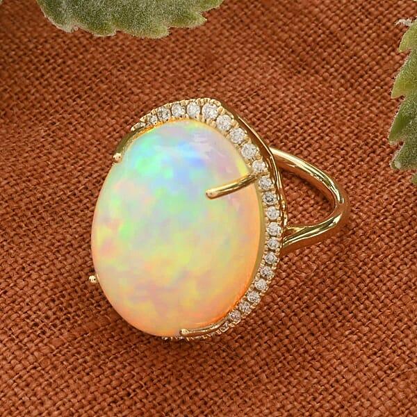 Shop Lc Certified & Appraised Iliana 18K Yellow Gold AAA Ethiopian Welo Opal And G-H SI White Diamond Ring 5.30 Grams 14.10 Ctw