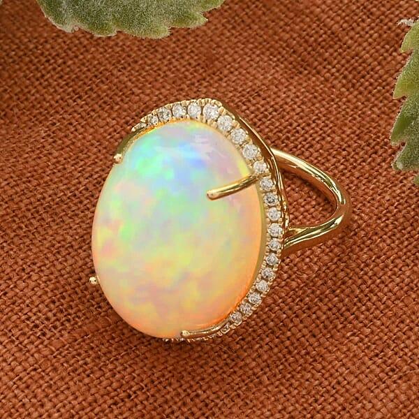 Shop Lc Certified & Appraised Iliana 18K Yellow Gold AAA Ethiopian Welo Opal And G-H SI White Diamond Ring 5.30 Grams 14.10 Ctw