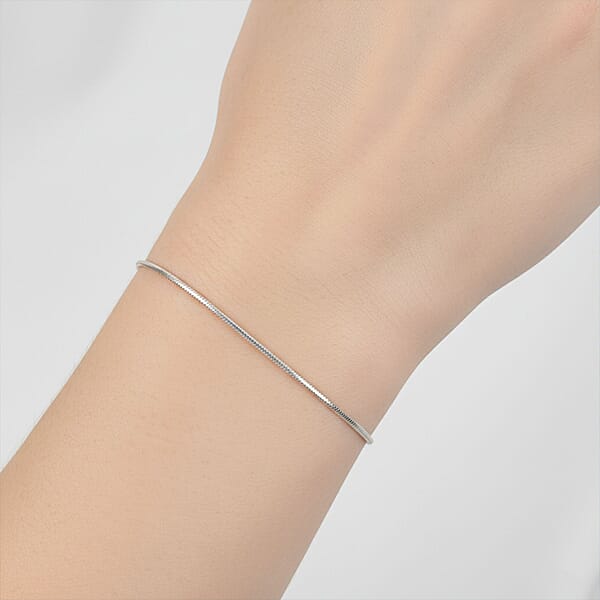 Shop Lc Diamond-cut Snake Chain Anklet In Rhodium Over Sterling Silver (10 In) 2.25 Grams