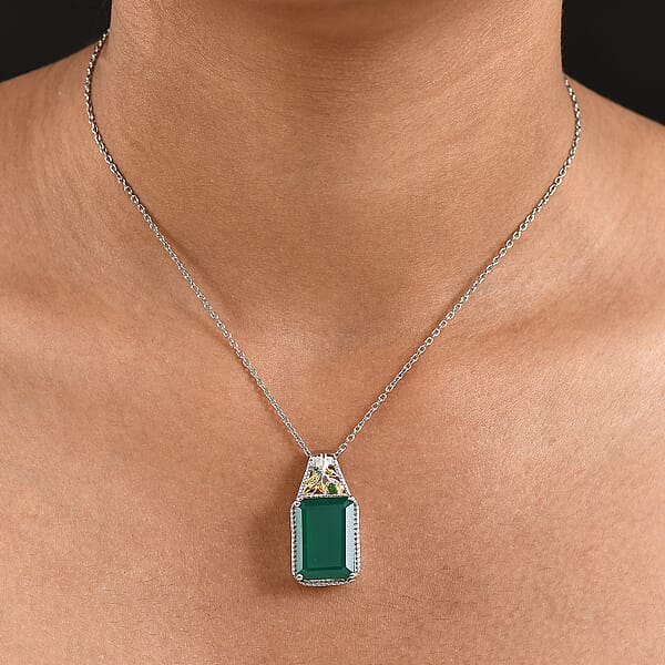 Shop Lc EverTrue Verde Onyx Chrome Diopside Pendant In 18K YG Plated And Platinum Bond With Stainless Steel Necklace 13.10 Ctw (20 Inches)