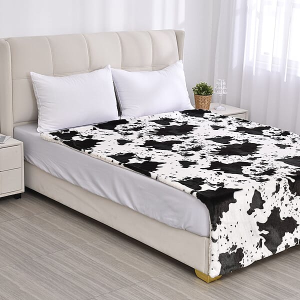 Shop Lc Homesmart Cow Pattern Faux Fur Soft And Cozy Reversible Sherpa Wearable Sleeve Blanket 100% Polyester