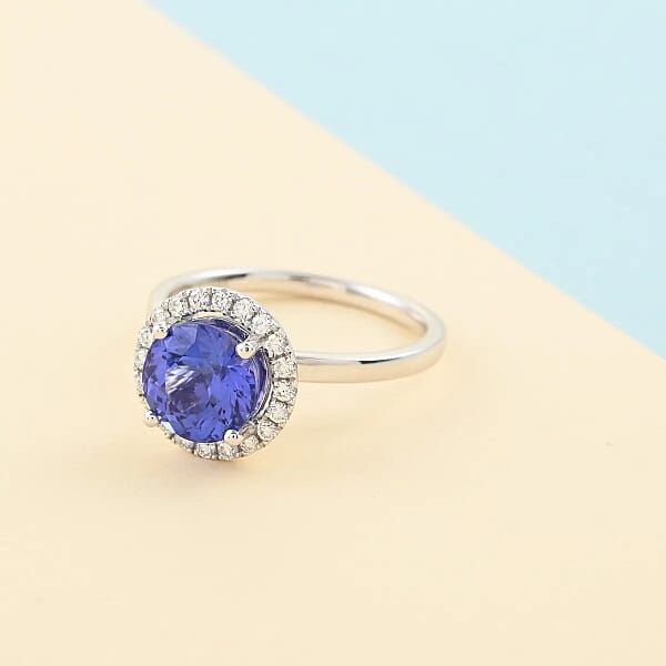 Shop Lc Iliana 18K White Gold AAA Tanzanite And G-H SI Diamond Halo Ring 1.80 Ctw
