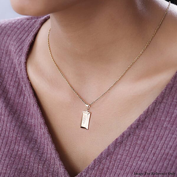 Shop Lc Iliana Rose Flower Bar Pendant Without Chain In 18K Yellow Gold 1.60 Grams