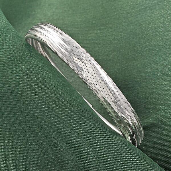 Shop Lc Italian 10K White Gold Domed Stretch Bracelet (7.0-8.0 Inches) ( 8mm 2.25 Grams)