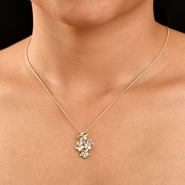 Shop Lc Luxoro Bouquet Of Flowers Pendant Necklace In 10K Yellow Gold 3.90 Grams 20 Inches
