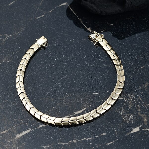 Shop Lc Luxoro Chevron Link Bracelet In 10K Yellow Gold (6.50 In) 6.7 Grams