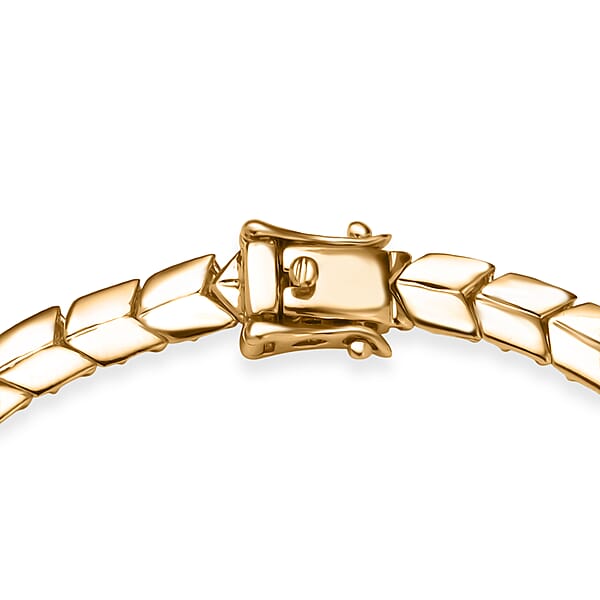 Shop Lc Luxoro Chevron Link Bracelet In 10K Yellow Gold (7.25 In) 7.15 Grams