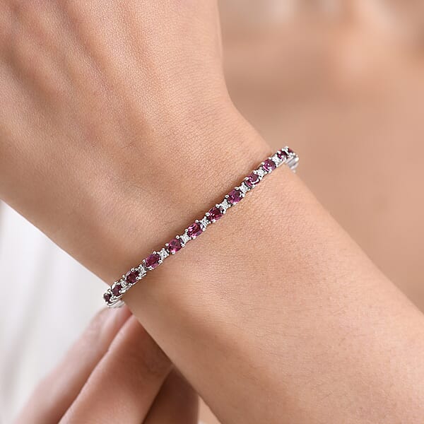 Shop Lc Premium Malawi Magenta Garnet And Luxuriant Lab Grown Diamond G-H SI 7.30 Ctw Moonlit Line Bracelet In Rhodium Over Sterling Silver (7.25 In)