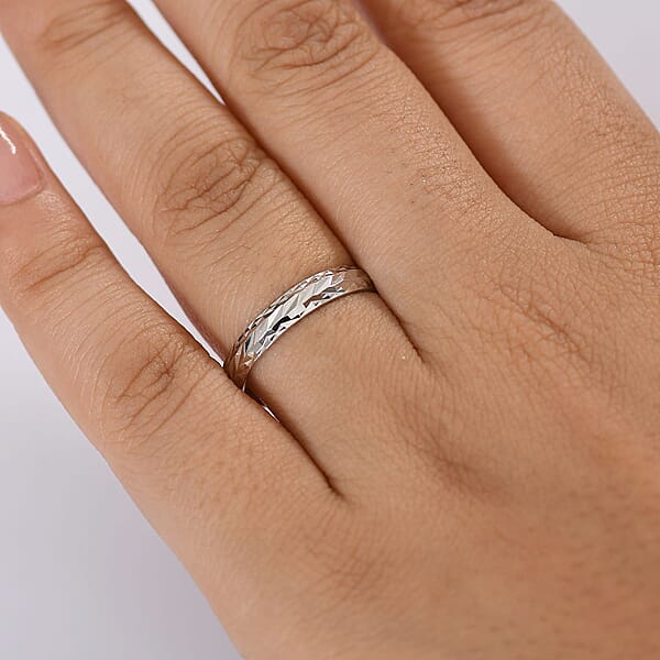 Shop Lc 950 Platinum Diamond-Cut Band Ring 3 Grams