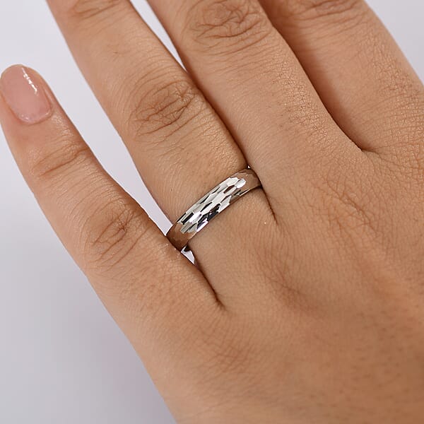 Shop Lc 950 Platinum Diamond-Cut Band Ring (4 Grams)