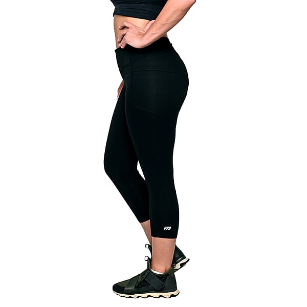 Shop Lc MARIKA Black Capri Leggings - S