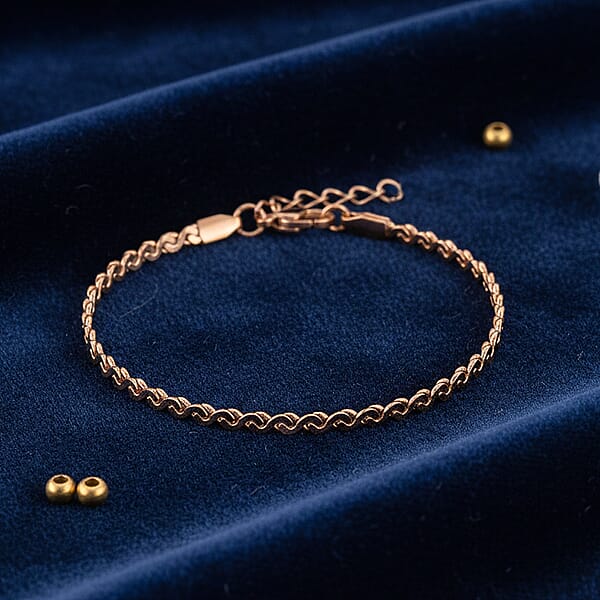Shop Lc Smooth Curved Twist Chain Bracelet In ION Plated RG Stainless Steel (7.0-8.0In)