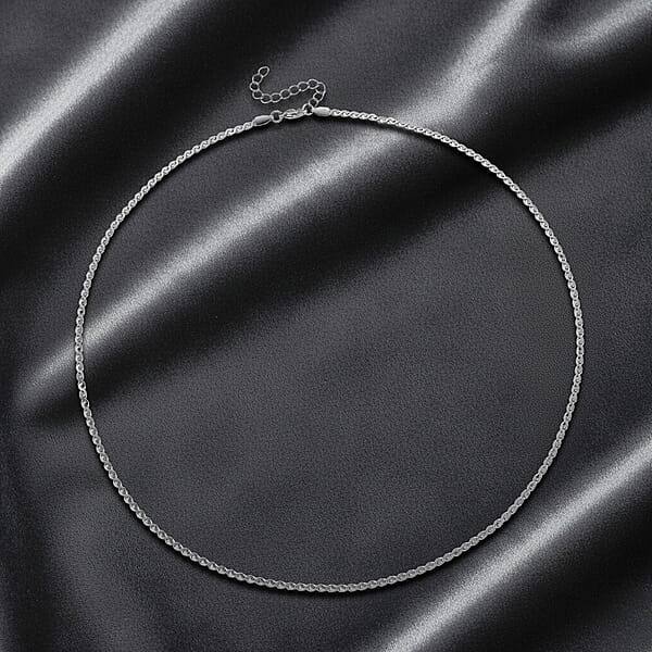 Shop Lc Smooth Curved Twist Chain Necklace In Stainless Steel (24-26 Inches)
