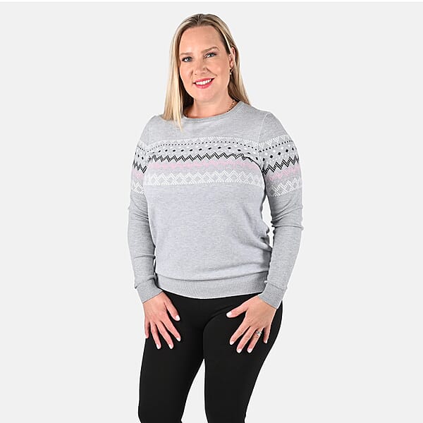 Shop Lc Tamsy Gray Knit Round Neck Sweater With Chevron Pattern - M