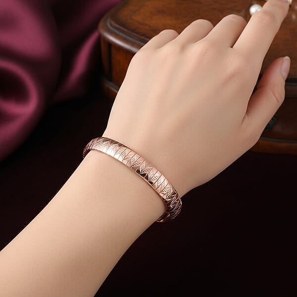 Shop Lc Zig Zag Texture Omega Chain Bracelet (7.50-9.50Inches) In ION Plated RG Stainless Steel Tarnish-Free Waterproof Sweat Proof Jewelry