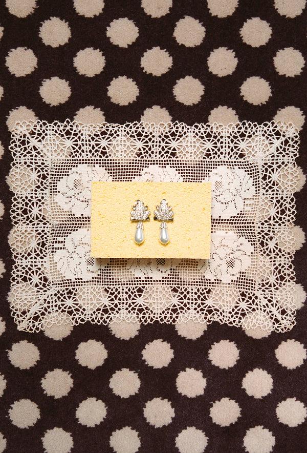 Shrimps Froggy Earrings - Silver