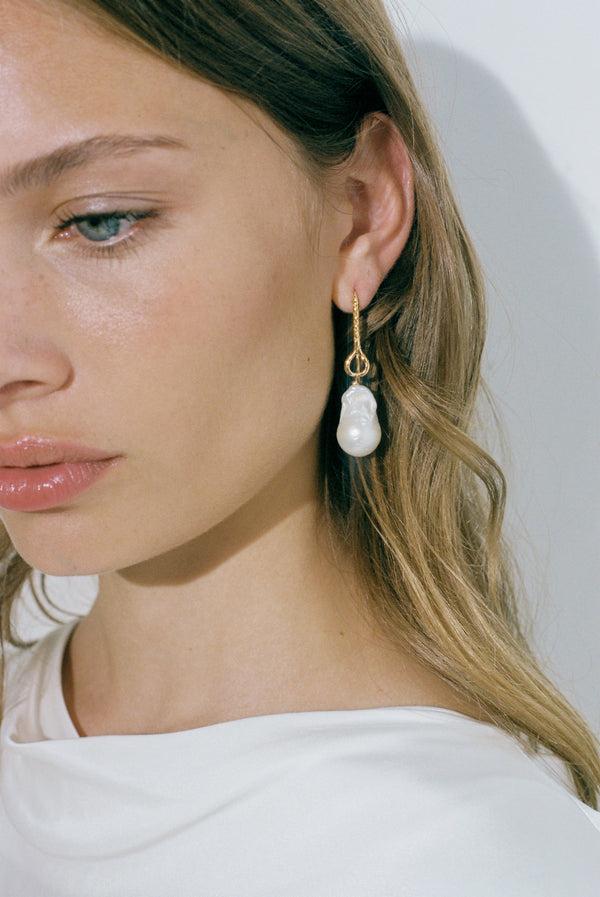 Shyla Helena Earrings Pearl