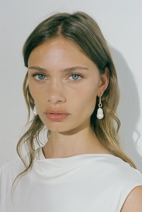 Shyla Helena Earrings Pearl