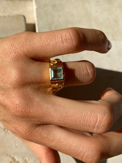 Shyla Lolita Ring Champagne